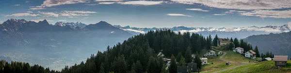 Panorama View Mountain Landscape Swiss Alps Huts Chalets Foreground — Stock Photo, Image