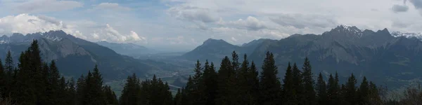 Underbara Berglandskap Med Fantastisk Utsikt Över Schweiziska Alperna — Stockfoto