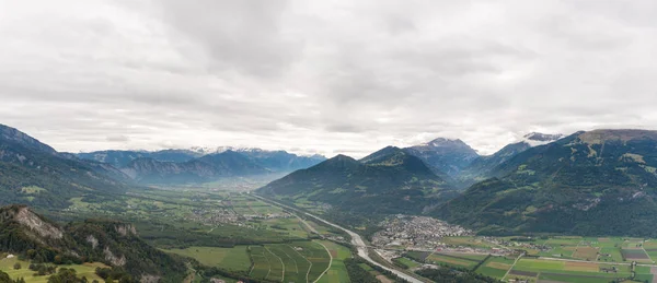 Sviçre Maienfeld Yakınındaki Dağ Panorama Manzara Mükemmel Manzaralı — Stok fotoğraf