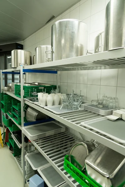 Industriële Restaurant Keuken Met Apparatuur Die Nodig Voor Koken Schoonmaken — Stockfoto