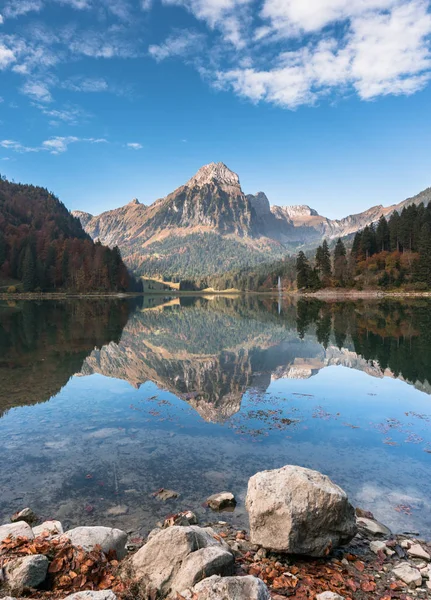 Höstens Färg Bergslandskap Och Sjön Schweiziska Alperna — Stockfoto