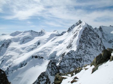 gorgeuous yüksek alp dağ manzarası ile ünlü Biancograt Ridge Merkezi İsviçre Alpleri'nde