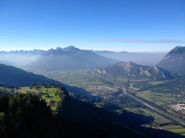 Vista Desde Pico Alta Montaña Alpina Suiza Con Una Gran — Foto de Stock