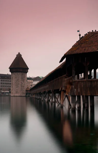 Lama Paparan Kappelbruecke Terkenal Atau Jembatan Kapel Lucerne Saat Matahari — Stok Foto