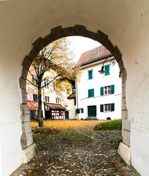 Neunkirch スイス 2018 典型的な建築スタイルと歴史的建造物の詳細と Klettgau Neunkirch の歴史的な村 — ストック写真