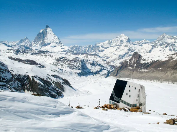 Horizontal View Monte Rosa Mountain Hut Famous Matterhorn Peak Surrounding — Stock Photo, Image