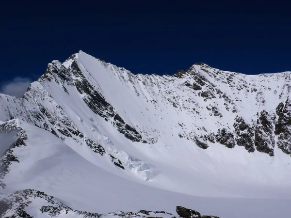 Vista Del Pico Montaña Lenzspitze Cara Noreste Bajo Cielo Azul — Foto de Stock