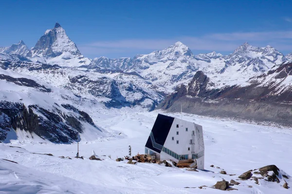 Horizontal View Monte Rosa Mountain Hut Famous Matterhorn Peak Surrounding — Stock Photo, Image