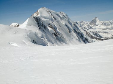 dağ manzarası Liskamm Zermatt yukarıda Kuzey yüz bir ayrıntı görünümü ile İsviçre Alpleri'nde kış