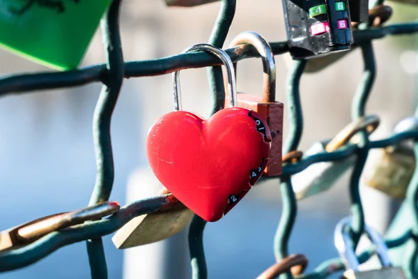 Red Heart Shaped Lock Hanging Bridge Zurich Railing Symbolizing Everlasting — Stock Photo, Image