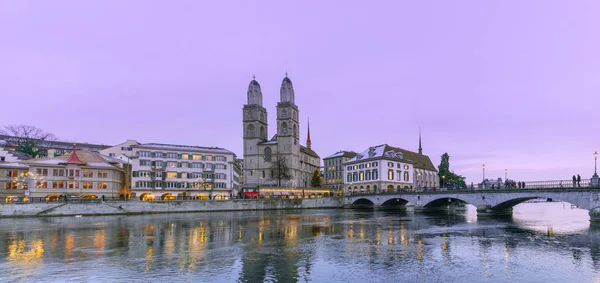 Zurich Switzerland January 2019 Zurich Skyline Grossmuenster Purple Winter Evening — Stock Photo, Image