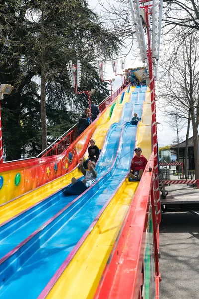 Zürich, zh / schweiz - 8. April 2019: Menschen versammeln sich am — Stockfoto