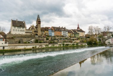 eski tarihi şehir Bremgarten ve nehir Reuss manzarası