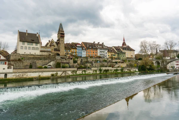 eski tarihi şehir Bremgarten ve nehir Reuss manzarası
