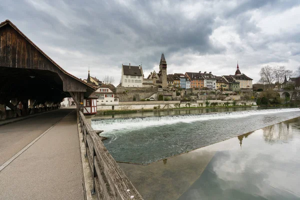 eski tarihi şehir Bremgarten ve nehir Reuss manzarası