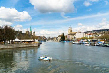 Zürih, zh/Isviçre-8 Nisan 2019: Zürih Cityscape ile 