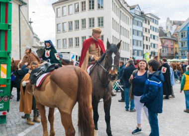 Zürih, zh/Isviçre-8 Nisan 2019: geleneksel guildsmen 