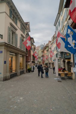Zürih, zh/Isviçre-8 Nisan 2019: insanlar ve turistler