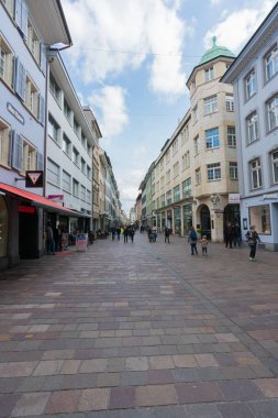 Winterthur, zh/Isviçre-8 Nisan 2019: koşuşturma ve otobüs