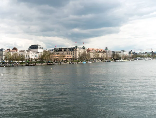 View of Lake Zurich and downtown  Zurich with the opera house — Stock Photo, Image