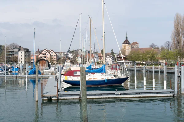 Aarbon, SG / Svizzera - 7 aprile 2019: veduta del porto e del centro storico di Arbon sulle rive del Lago di Costanza in Svizzera — Foto Stock