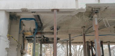 ağır endüstriyel kazıklar çok katlı bir bina tutun