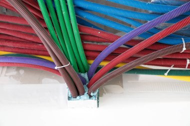 alt tavani i elektrik telleri için renkli plastik tüpler