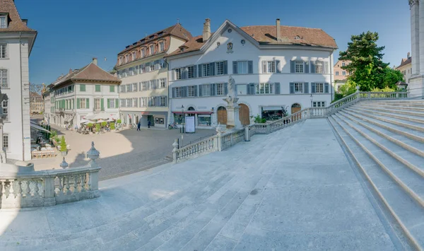 Solothurn, so/Szwajcaria-2 czerwca 2019: zabytkowe Stare miasto w — Zdjęcie stockowe