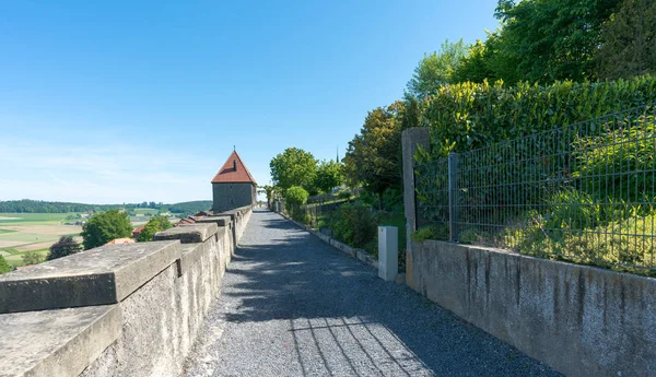 Romont, fr/Switzerland-1 czerwca 2019: zabytkowe średniowieczne miasto w — Zdjęcie stockowe