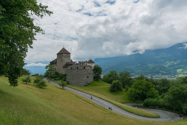 eski parke taşı r ile Vaduz kalemanzara görünümü