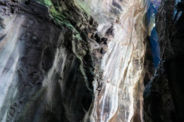 soyut kaya oluşumları ve renkleri bir kayrak yuvası kanyon içinde th