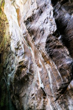 soyut kaya oluşumları ve renkleri bir kayrak yuvası kanyon içinde th