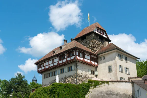 View of the historic half-timbered medieval castle in the city o — Stock Photo, Image