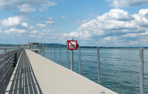 Close up view of  the long pier at Altnau on Lake Constance with — Stock Photo, Image