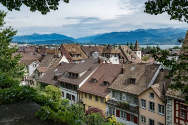 Rapperswil tarihi eski şehir yukarıdan bir görünüm çerçeveli 