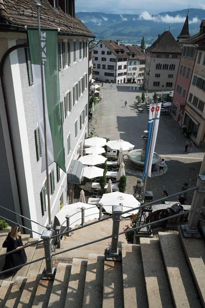 The Hauptplatz Square in the historic old town of Rapperswil wit — Stock Photo, Image