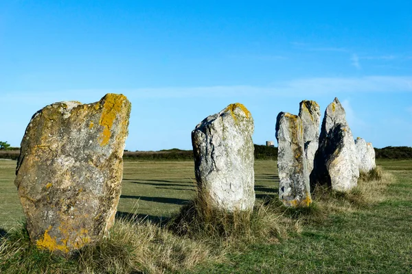 Las alineaciones de piedra de pie de Lagatjar en Bretaña en m suave — Foto de Stock