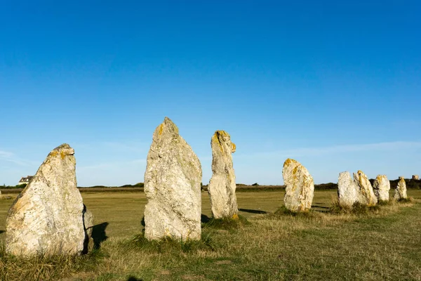 Les alignements de pierre debout de Lagatjar en Bretagne en m doux — Photo