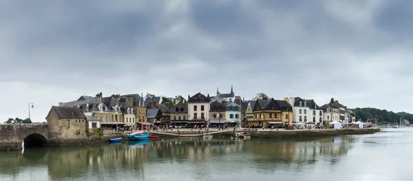 Panorama gród widok na stare miasto Auray w Bretanii w — Zdjęcie stockowe