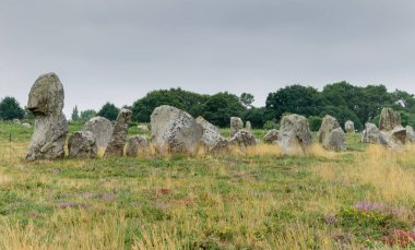 Brittany Carnac ayakta taş hizalamalar
