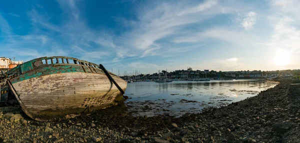 Panorama view of the harbor and ship cemetery in Camaret-Sur-Muer on the coast of Brittany — ストック写真