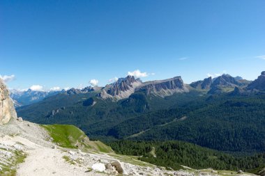 Alta Badia 'daki Val Gardena' daki pitoresk dağ manzarası 