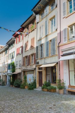 İsviçre 'nin tarihi şehri Biel' in manzarası