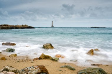 Normandiya 'nın kuzey kıyısındaki Phare de Goury deniz fenerinin manzarası