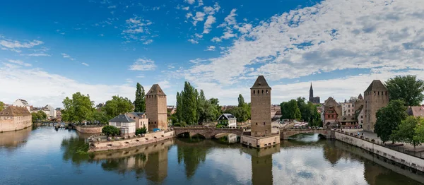 Historic old town and canals of the city of Strassbourg — Stock Photo, Image