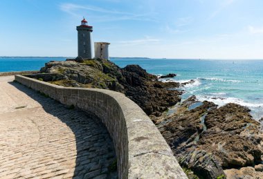 Brittany sahilindeki Petit Minou deniz feneri.