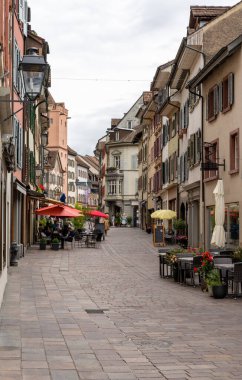 Rheinfelden, AG / İsviçre - 6 Temmuz 2020: Basel yakınlarındaki tarihi eski Rheinfelden kasabası