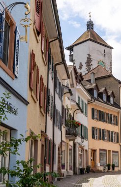 Rheinfelden, AG / İsviçre - 6 Temmuz 2020: Basel yakınlarındaki tarihi eski Rheinfelden kasabası