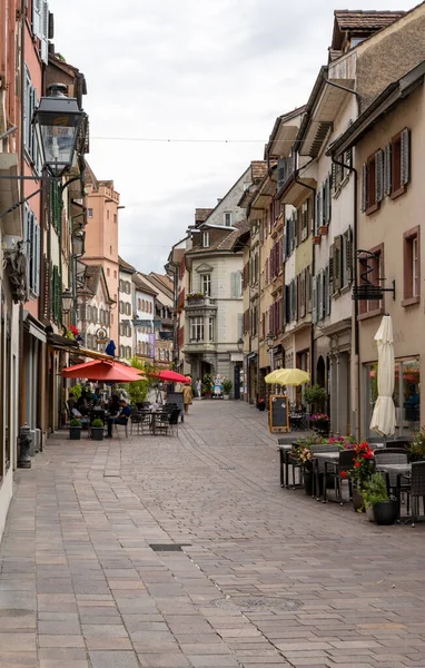 Rheinfelden, AG / İsviçre - 6 Temmuz 2020: Basel yakınlarındaki tarihi eski Rheinfelden kasabası