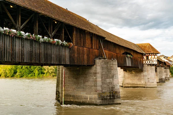 Bad Saeckingen Niemcy Lipca 2020 Widok Historycznego Zadaszonego Drewnianego Mostu — Zdjęcie stockowe